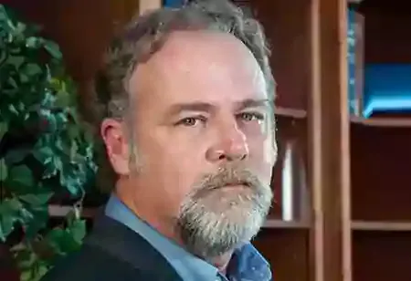 An Act of Balance between Business and Technology