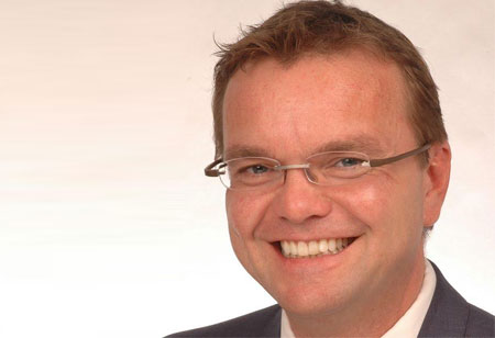 Using Emerging Technologies to Overcome Top Business Challenges in Manufacturing